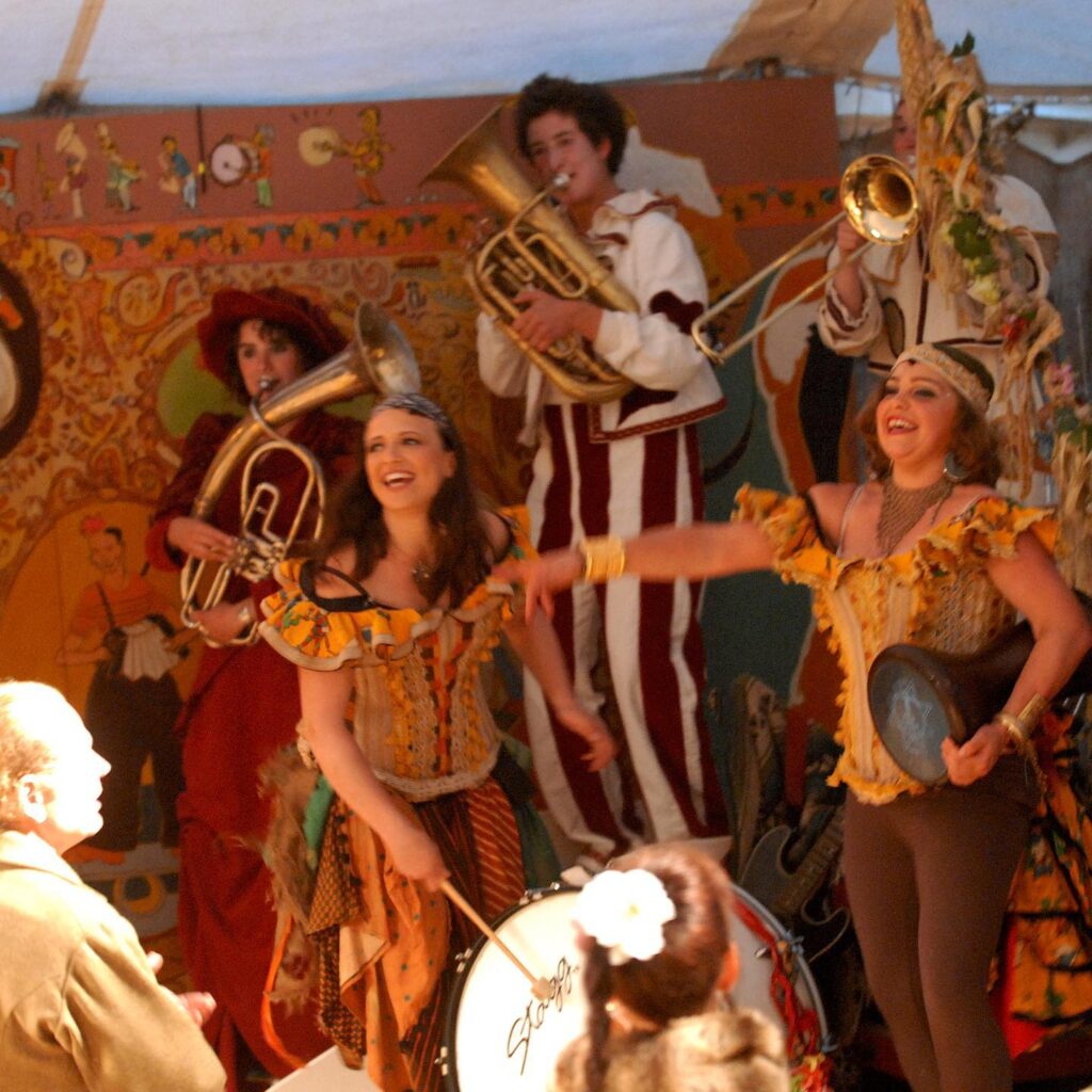 Sarah Llewellyn performing at Gifford Circus Caravan Show